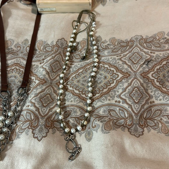 Two Jewel Kade adjustable necklaces, Pendant, and Earrings - Picture 4 of 8